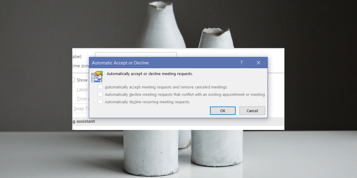 Outlookで会議招集を自動的に受け入れて拒否する方法